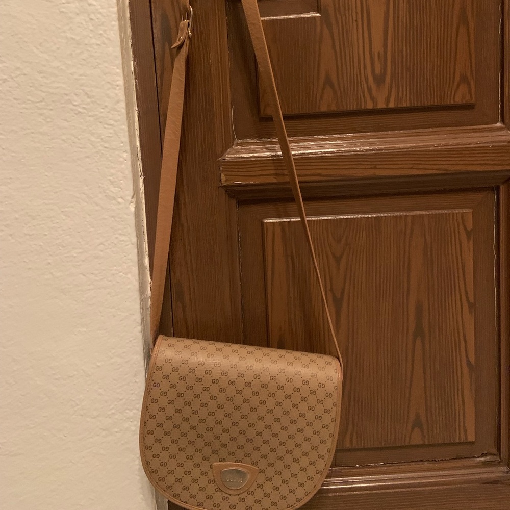 Authentic Gucci Crossbody bag!